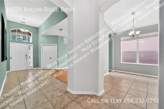 10229 Avelar Ridge Dr in Riverview, FL - Building Photo - Building Photo