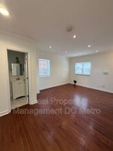 405 Valley Ave SE in Washington, DC - Building Photo - Building Photo
