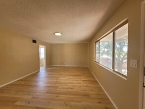 414 N Alameda Ave in Azusa, CA - Building Photo - Building Photo