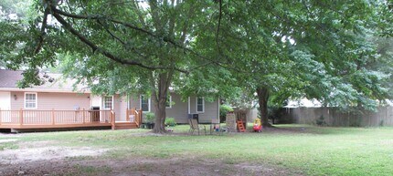 240 Fresno Dr in Chesapeake, VA - Building Photo - Building Photo