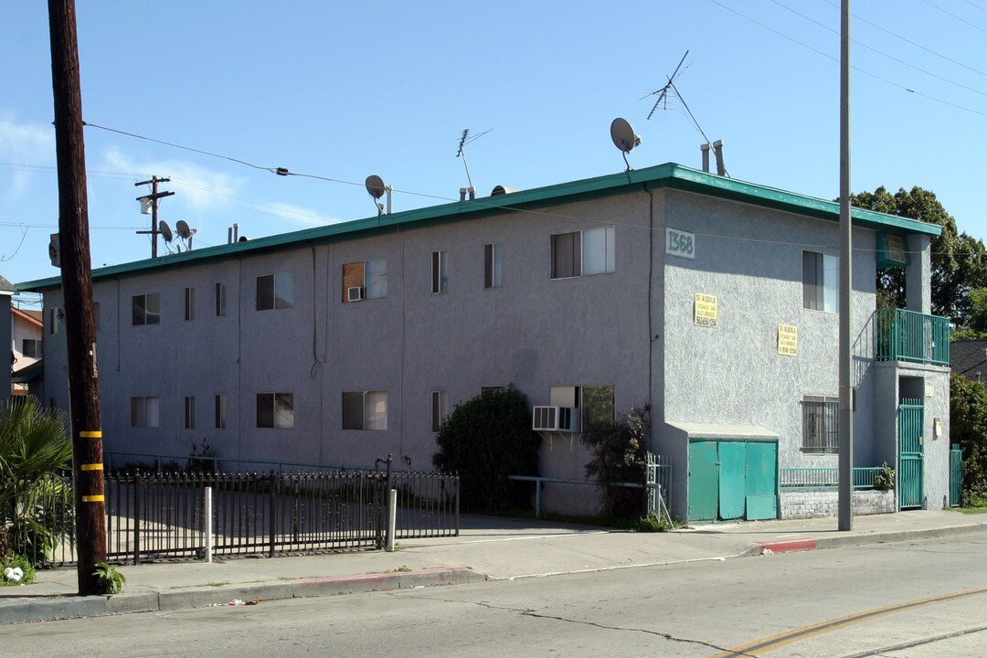 1368 Cherry Ave in Long Beach, CA - Building Photo