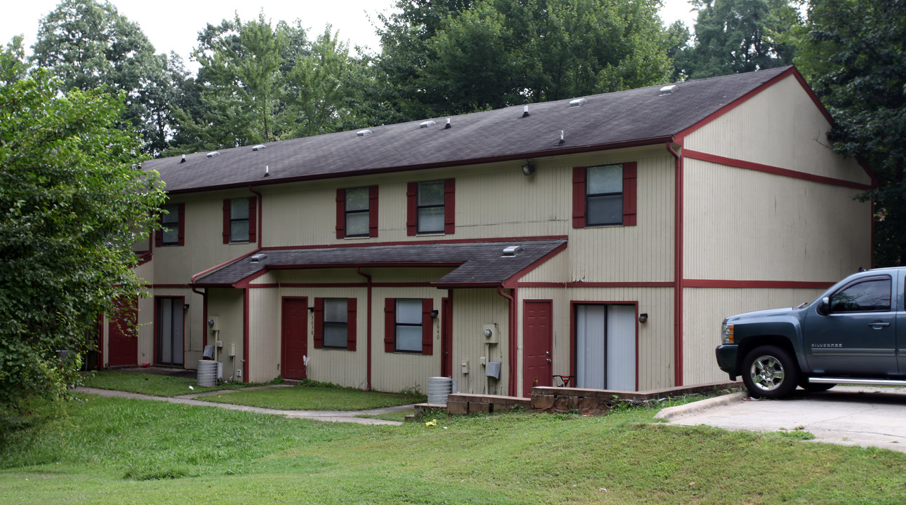 Mosby Townhomes in Greensboro, NC - Building Photo