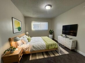 10970 S Figueroa St in Los Angeles, CA - Building Photo - Building Photo