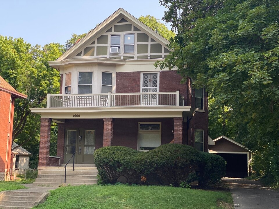 1660 Bruce Ave, Unit 2 in Cincinnati, OH - Building Photo