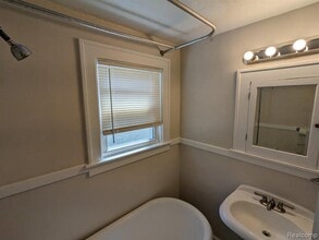 203 Gladwin Ave in Clawson, MI - Building Photo - Building Photo