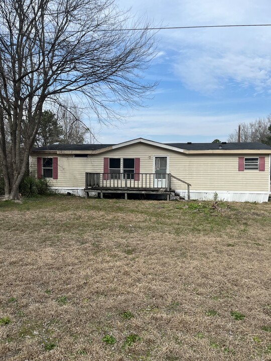 2105 Leavensworth Rd in Darlington, SC - Building Photo