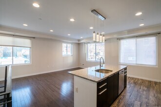 1827 S 20th St, Unit R1 in Philadelphia, PA - Foto de edificio - Building Photo