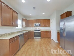 2245 Bee Hive Dr in Columbia, TN - Building Photo - Building Photo