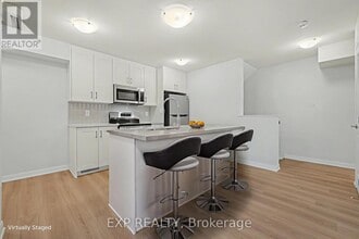 1116 Creekway Private in Ottawa, ON - Building Photo - Building Photo