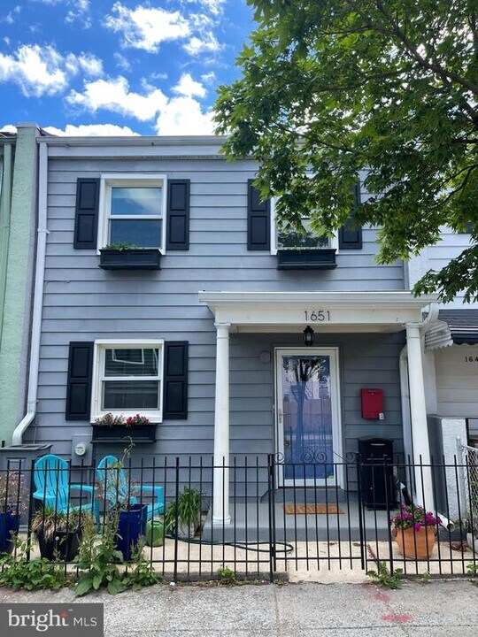 1651 11th Pl NE in Washington, DC - Building Photo