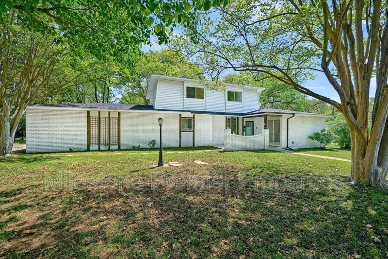 2213 Ridgewood Dr in Sherman, TX - Building Photo