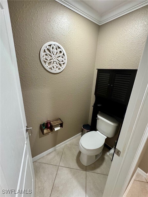 property at 2501 Laurentina Ln