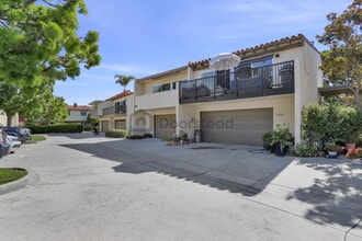 2317 Eastbluff Dr in Newport Beach, CA - Building Photo - Building Photo
