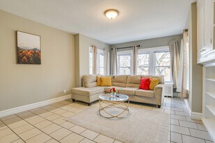 6435 N Leavitt St in Chicago, IL - Building Photo