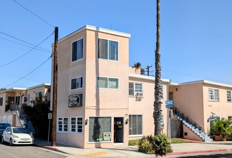 4101-4109 E Ocean Blvd in Long Beach, CA - Building Photo