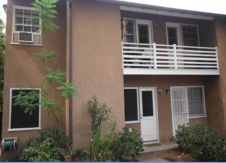 205 W Fern Ave in Redlands, CA - Building Photo