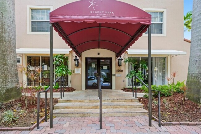1900 Van Buren St, Unit 206B in Hollywood, FL - Building Photo - Building Photo