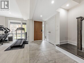 45 Thorncrest Dr in Vaughan, ON - Building Photo - Building Photo