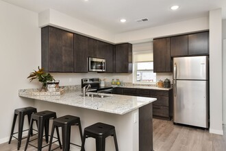 Henley Townhomes in Richfield, MN - Building Photo - Building Photo