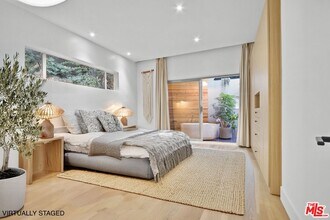 7326 Pacific View Dr in Los Angeles, CA - Building Photo - Building Photo
