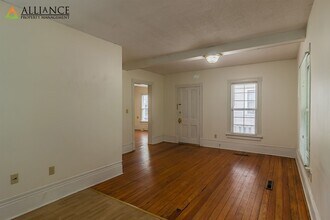 328 N 16th St in Manhattan, KS - Building Photo - Building Photo