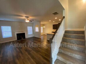 300 Ousley Way in Perry, GA - Foto de edificio - Building Photo