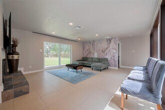 14330 Templar Ln in Sugar Land, TX - Building Photo - Building Photo