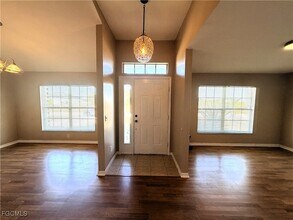 1710 NW 17th St in Cape Coral, FL - Foto de edificio - Building Photo