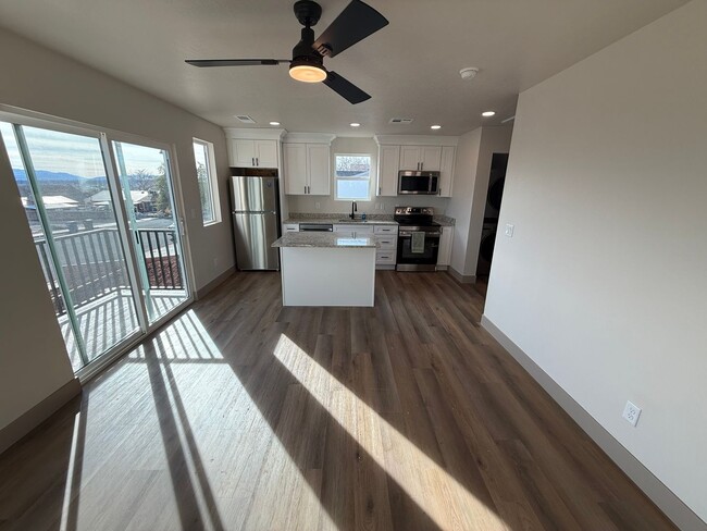 257 E 400 N in Washington, UT - Building Photo - Building Photo