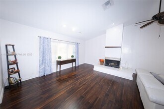 13331 NW 10th St in Sunrise, FL - Building Photo - Building Photo