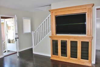 3170 Strathmore Dr in Ventura, CA - Building Photo - Building Photo