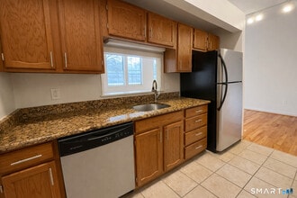 114 Huckleberry Hill Rd in Avon, CT - Building Photo - Building Photo