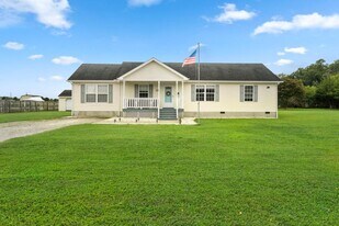 121 Ashley Ct in Wake, VA - Building Photo