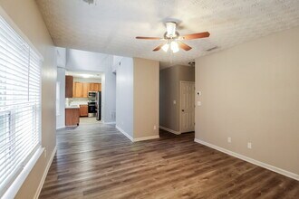 7047 Red Maple Ln in Lithonia, GA - Building Photo - Building Photo
