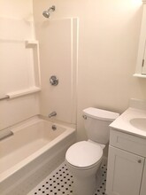 122 Berkshire St, Unit 3B in Cambridge, MA - Building Photo - Building Photo