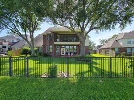 3011 Taylorcrest Dr in Pearland, TX - Building Photo