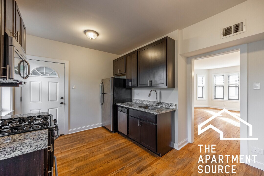 4038 N Ashland Ave, Unit w2 in Chicago, IL - Building Photo