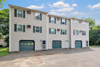 5 Abbott St in Danbury, CT - Building Photo - Building Photo
