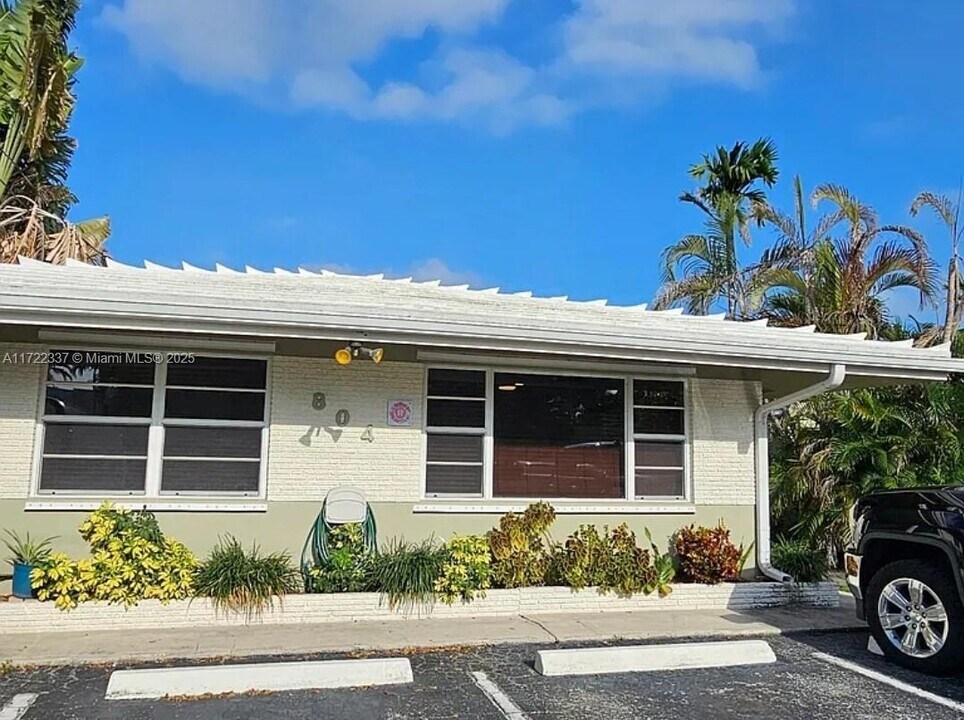 804 NE 17th Terrace-Unit -1 in Fort Lauderdale, FL - Building Photo