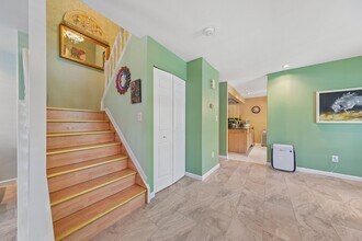212 Westchester Ct in Union, NJ - Foto de edificio - Building Photo