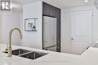 211 St Patrick St in Toronto, ON - Building Photo - Building Photo