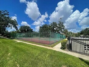 8622 Cattail Dr in Tampa, FL - Building Photo - Building Photo