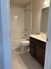 551 NW 10th Ct in Homestead, FL - Foto de edificio - Building Photo