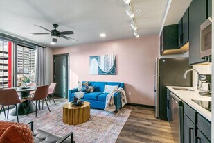 611 Commerce St in New Orleans, LA - Building Photo