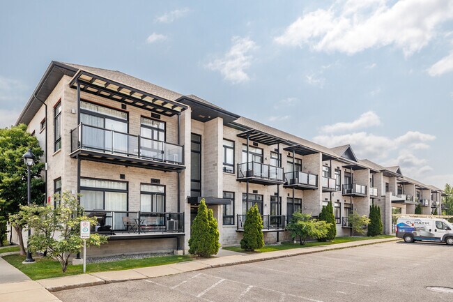 5101 Éliot Av in Laval, QC - Building Photo - Primary Photo