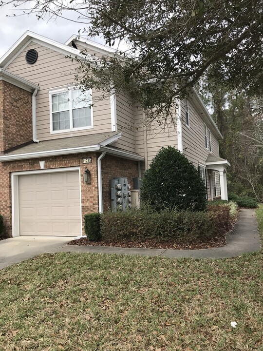 11235 Campfield Cricle in Jacksonville, FL - Foto de edificio