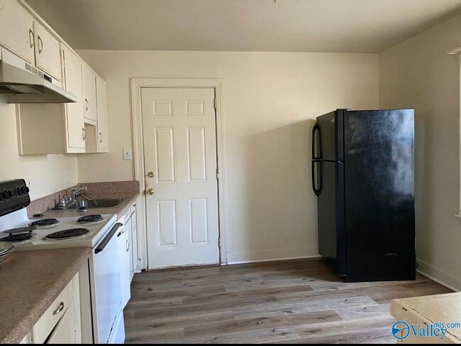 905 Fairway Dr NW in Huntsville, AL - Building Photo - Building Photo