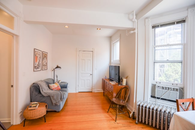 166 W Menomonee St in Chicago, IL - Building Photo - Building Photo