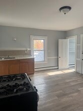 265 Burnside Ave in East Hartford, CT - Building Photo - Building Photo