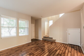 7005 S 40th Ln in Phoenix, AZ - Building Photo - Building Photo